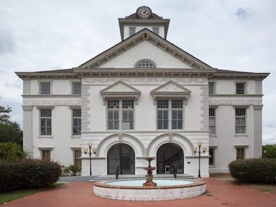 Photo of Court House